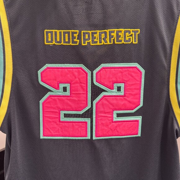 Dude Perfect “That’s Happy” Summer Tour Jersey #22 – Size Small - Picture 1 of 2